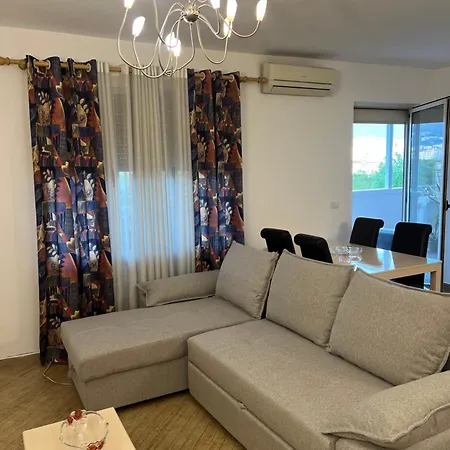 Elin's View Stylish With Panoramic Terrace * 地拉那