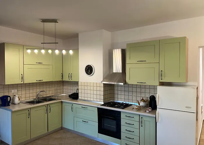 Elin's View Stylish With Panoramic Terrace Tiran